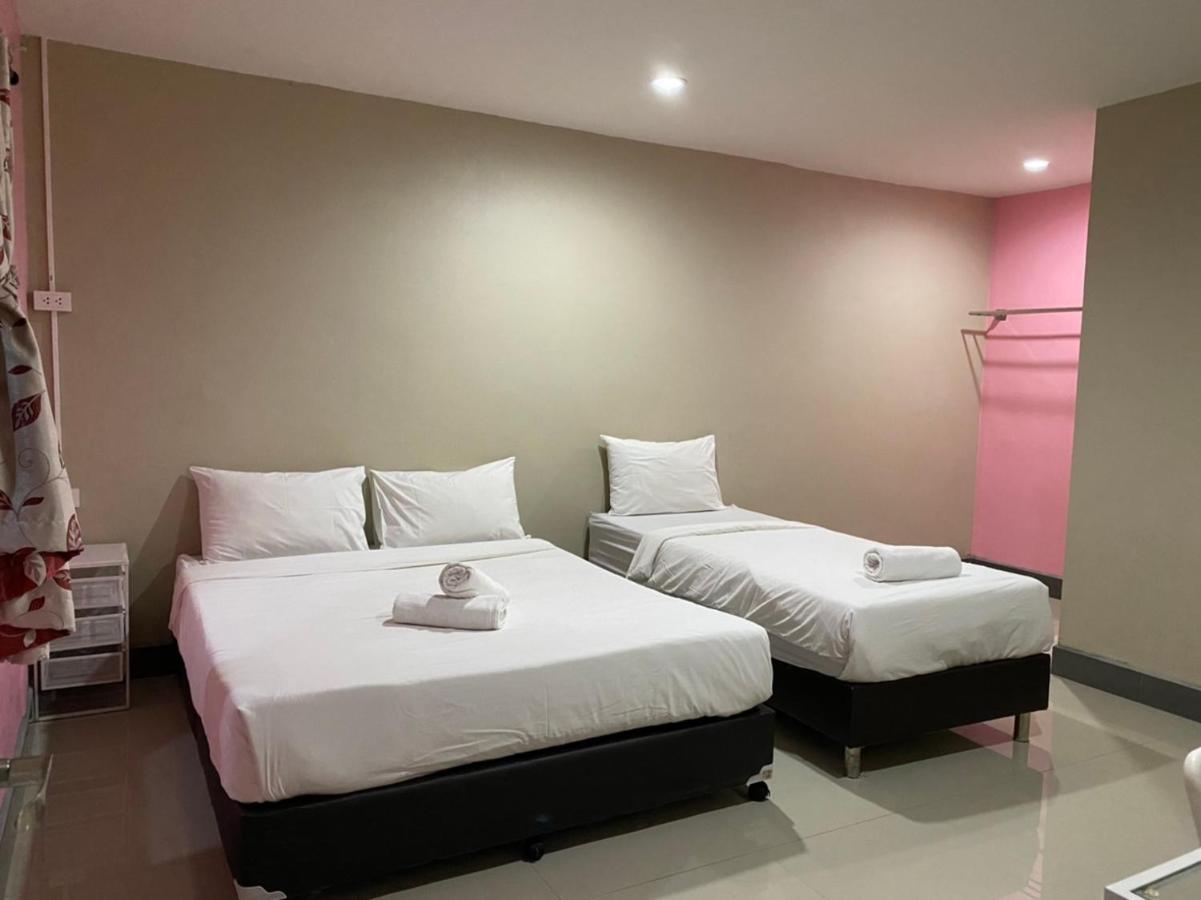 Comfort Triple Room Shower