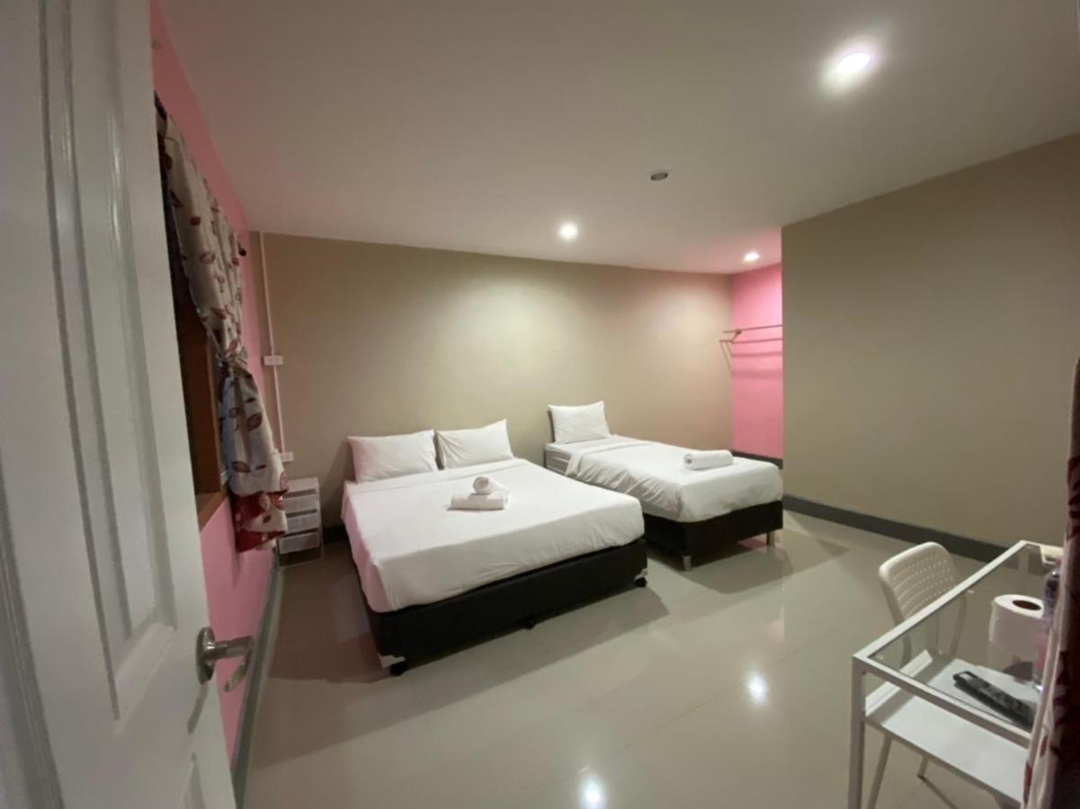 Comfort Triple Room Shower