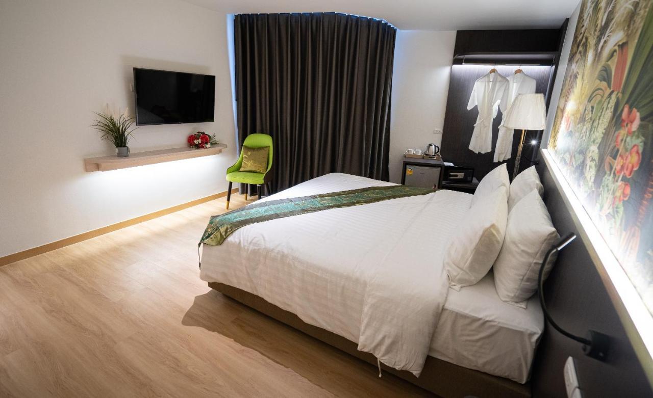 Deluxe Double Room,1032769820:JPEG
