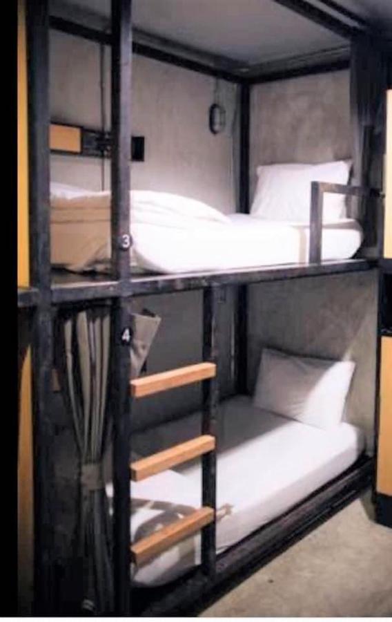Lit dans Dortoir pour Femmes de 4 Lits