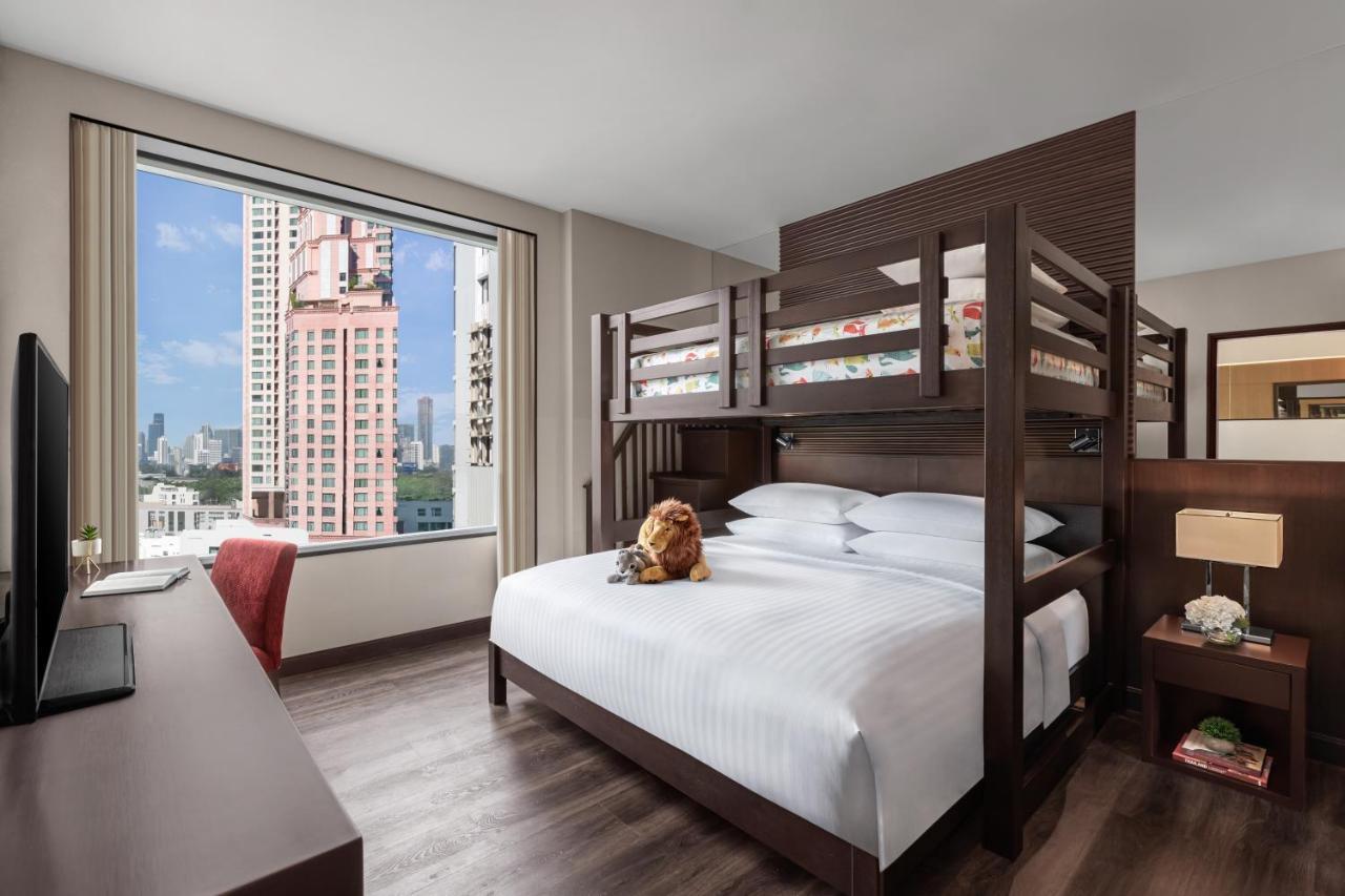 One-Bedroom Family Suite, 1 King Bunk, with Bathtub