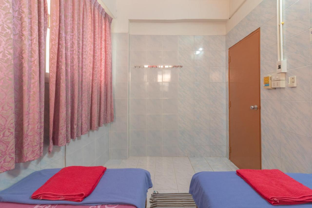 Twin Room Shared Toilet