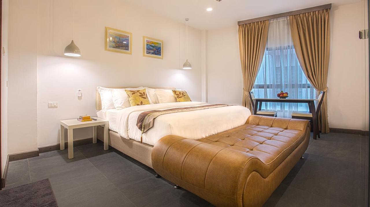 Deluxe King Room