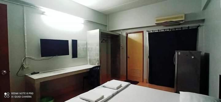 One-Bedroom Apartment,1198615963:JPEG