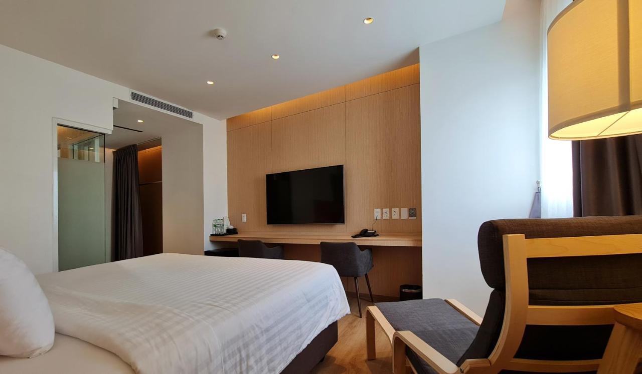 Superior King Suite