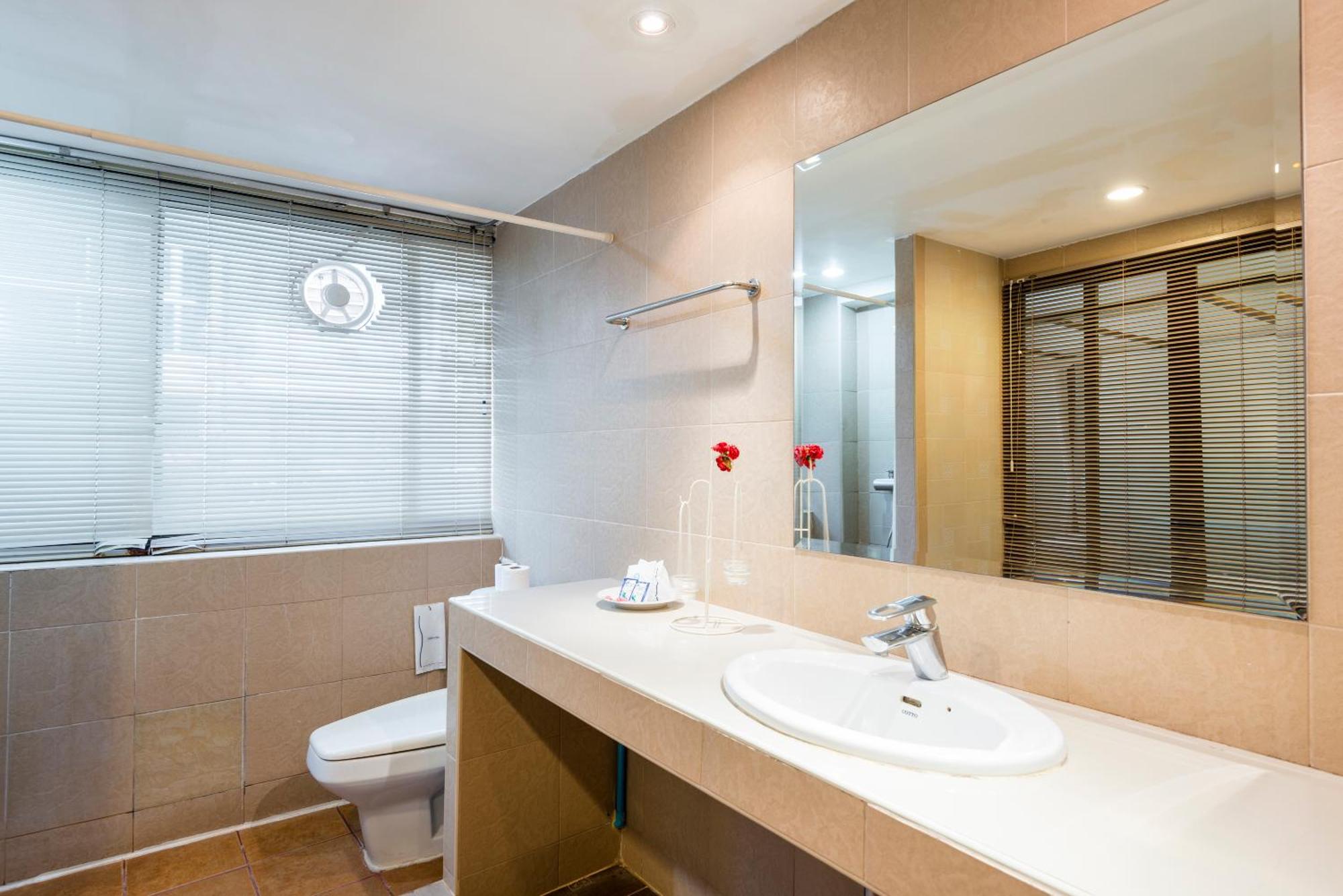 Deluxe Double Room Bath