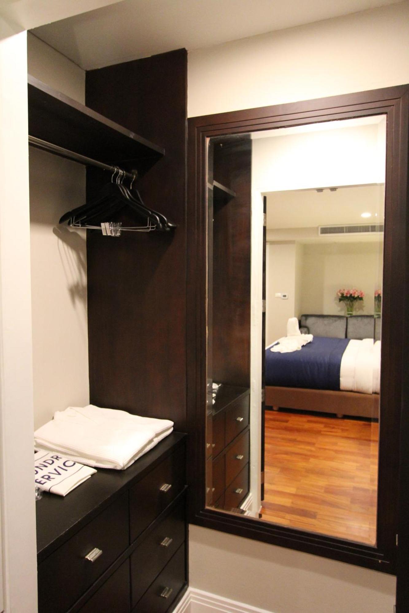 Two-Bedroom Suite,698570763:JPEG