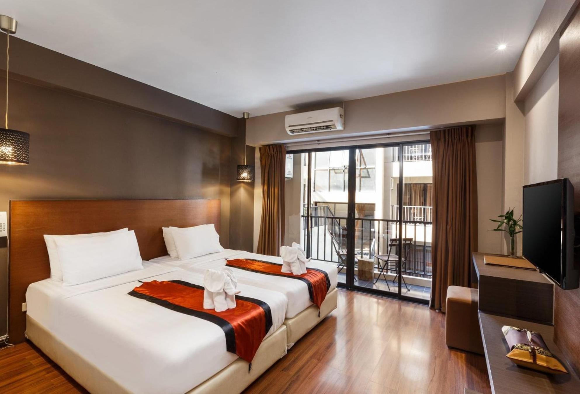 Superior Room with Pool View - Roundtrip Airport Transfer