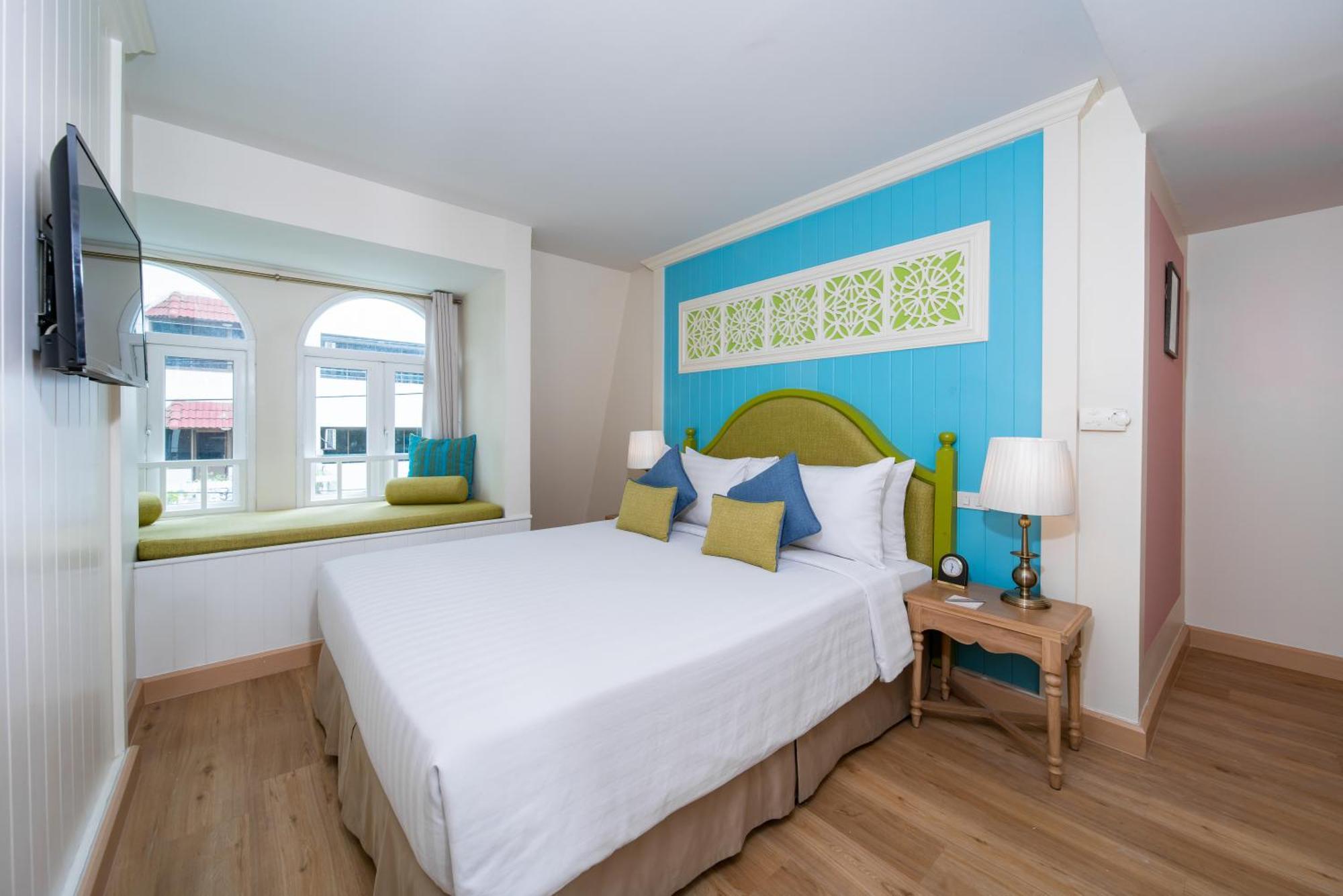 Premier Room,1432784905:JPEG