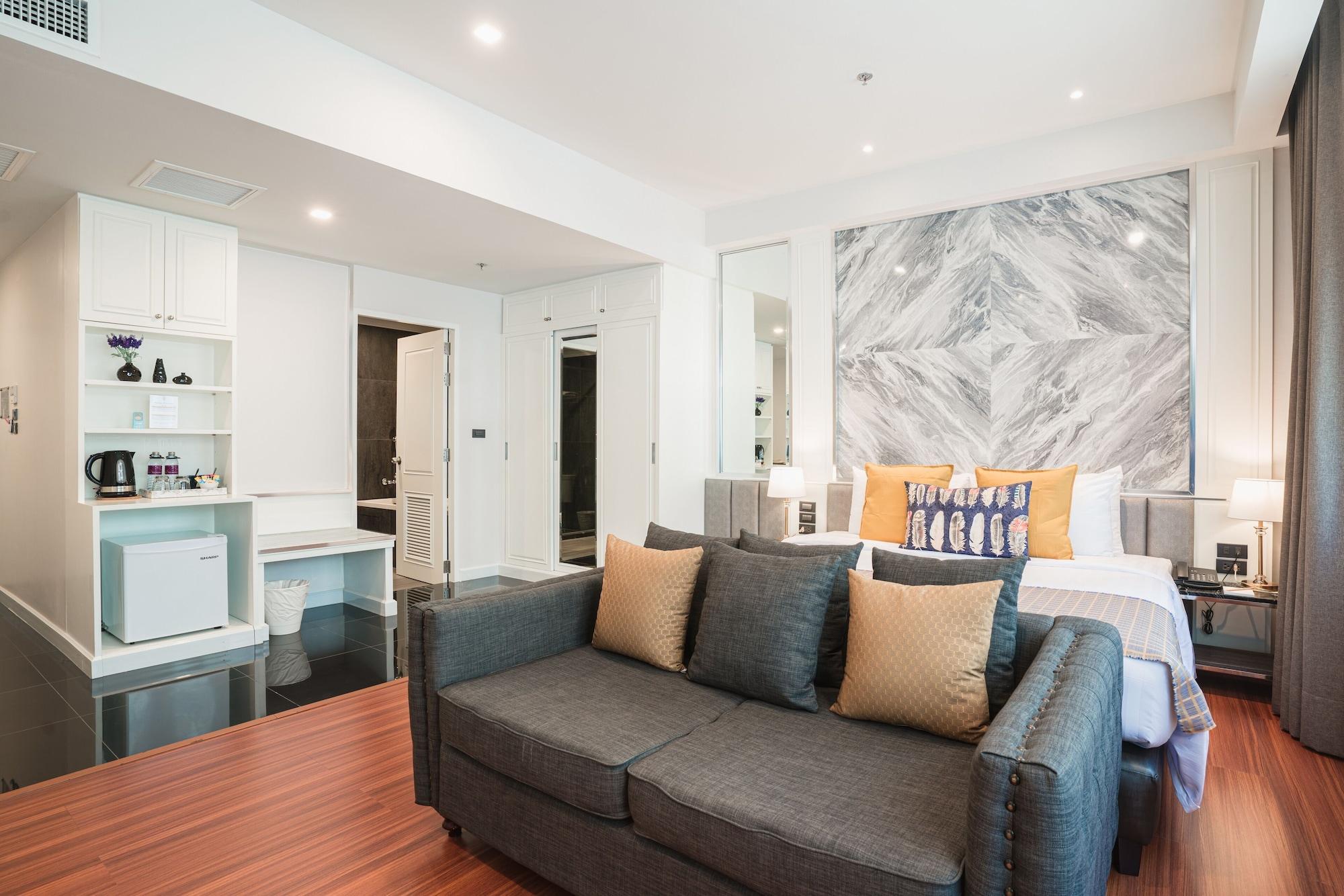 Grand Premier Room