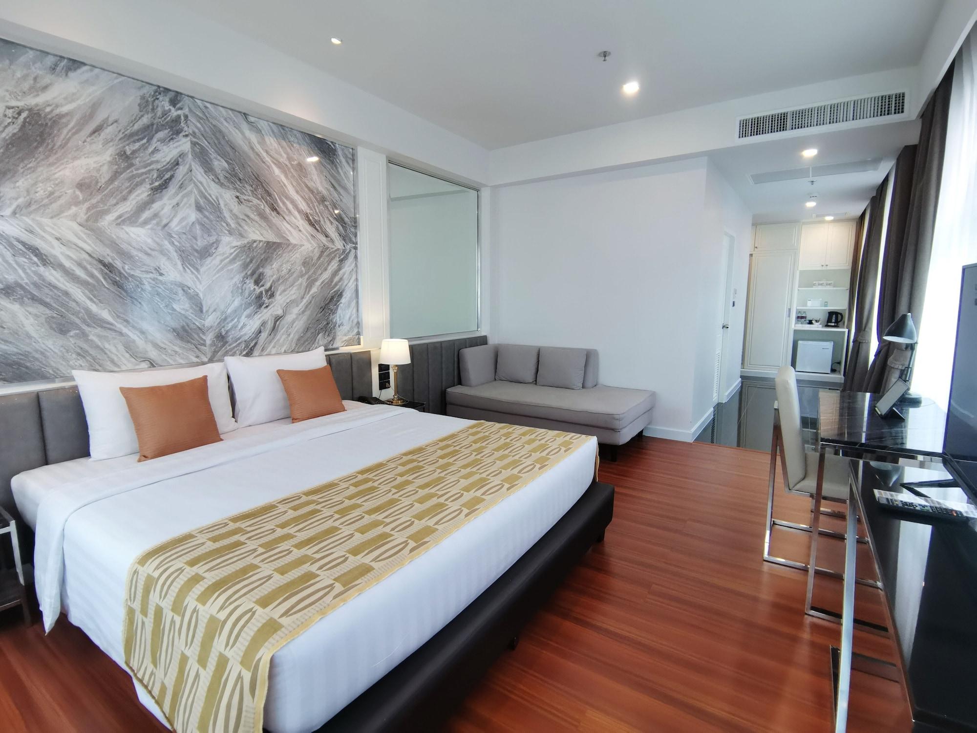 Grand Premier Room