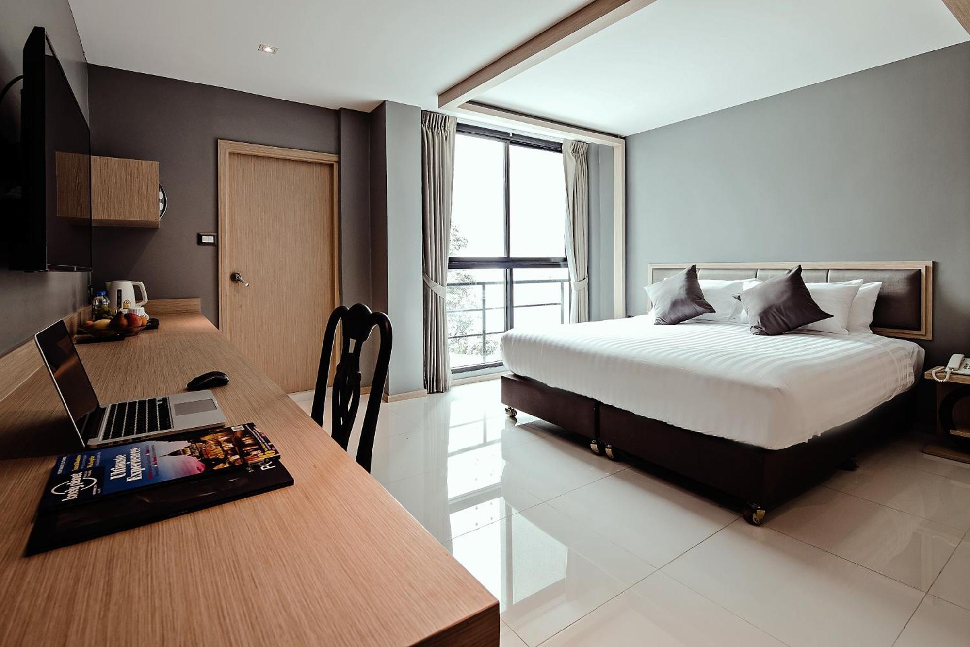 Deluxe King Room