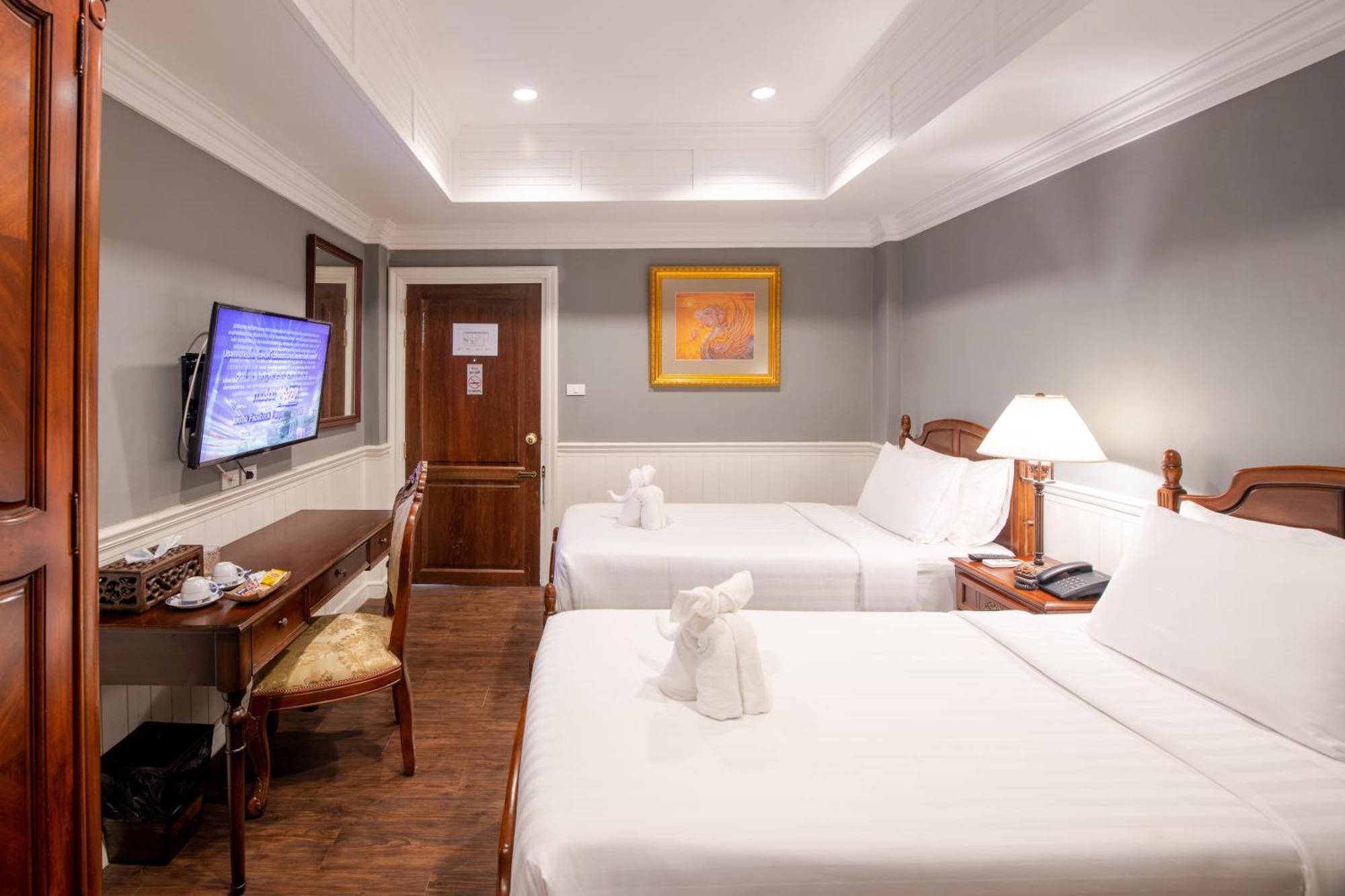 Deluxe Double or Twin Room No Window