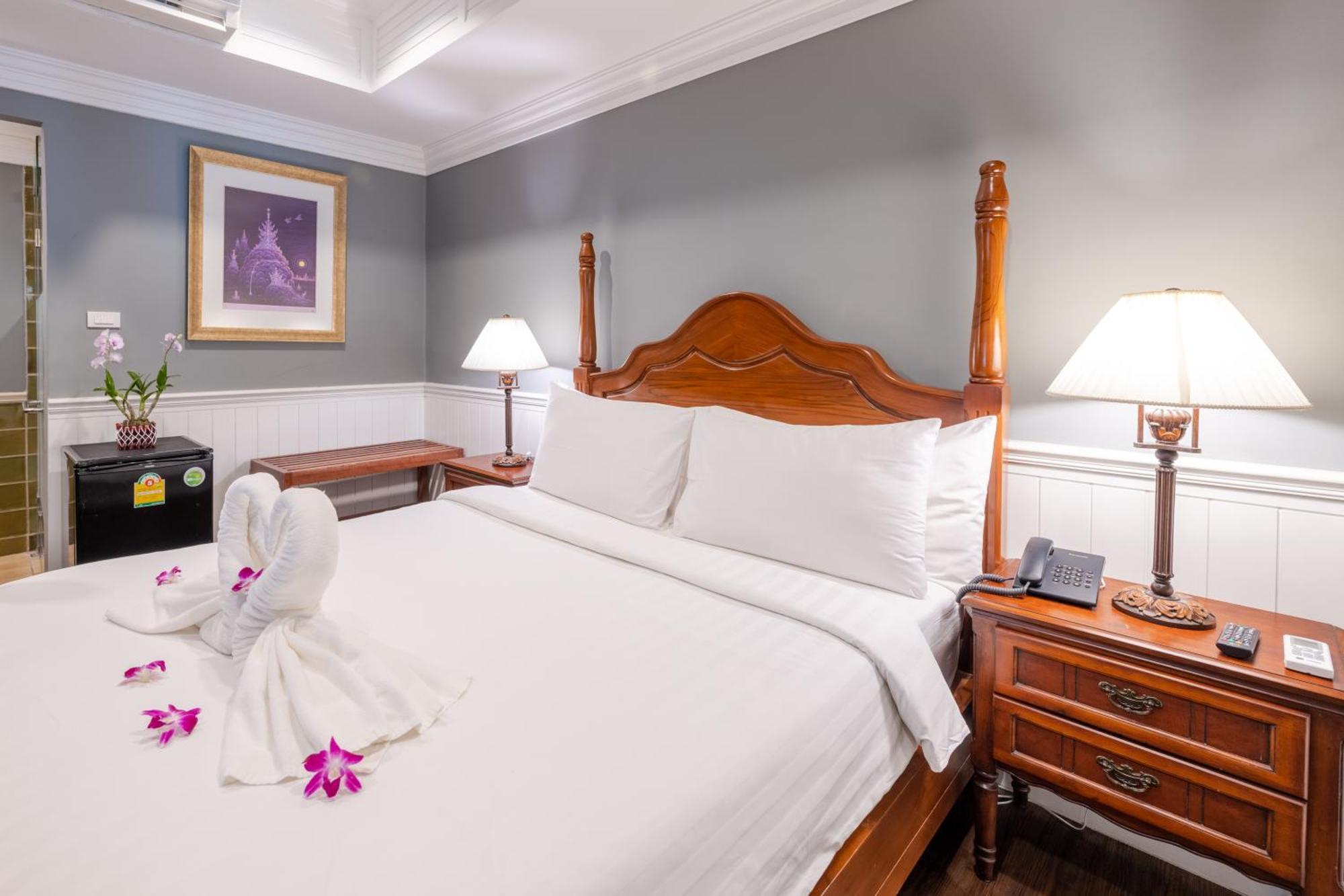 Deluxe Double or Twin Room No Window