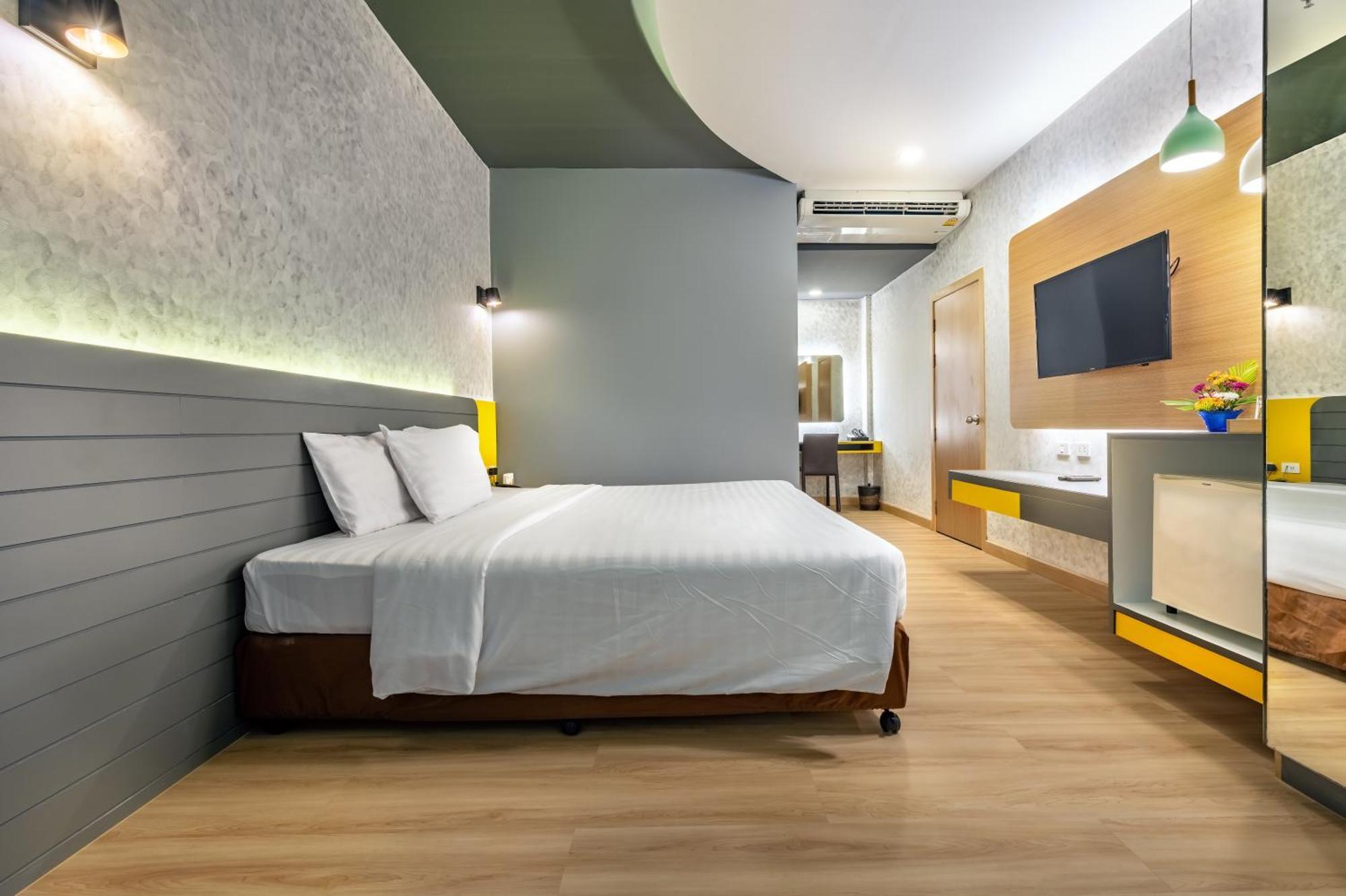 Deluxe Double Room No Window