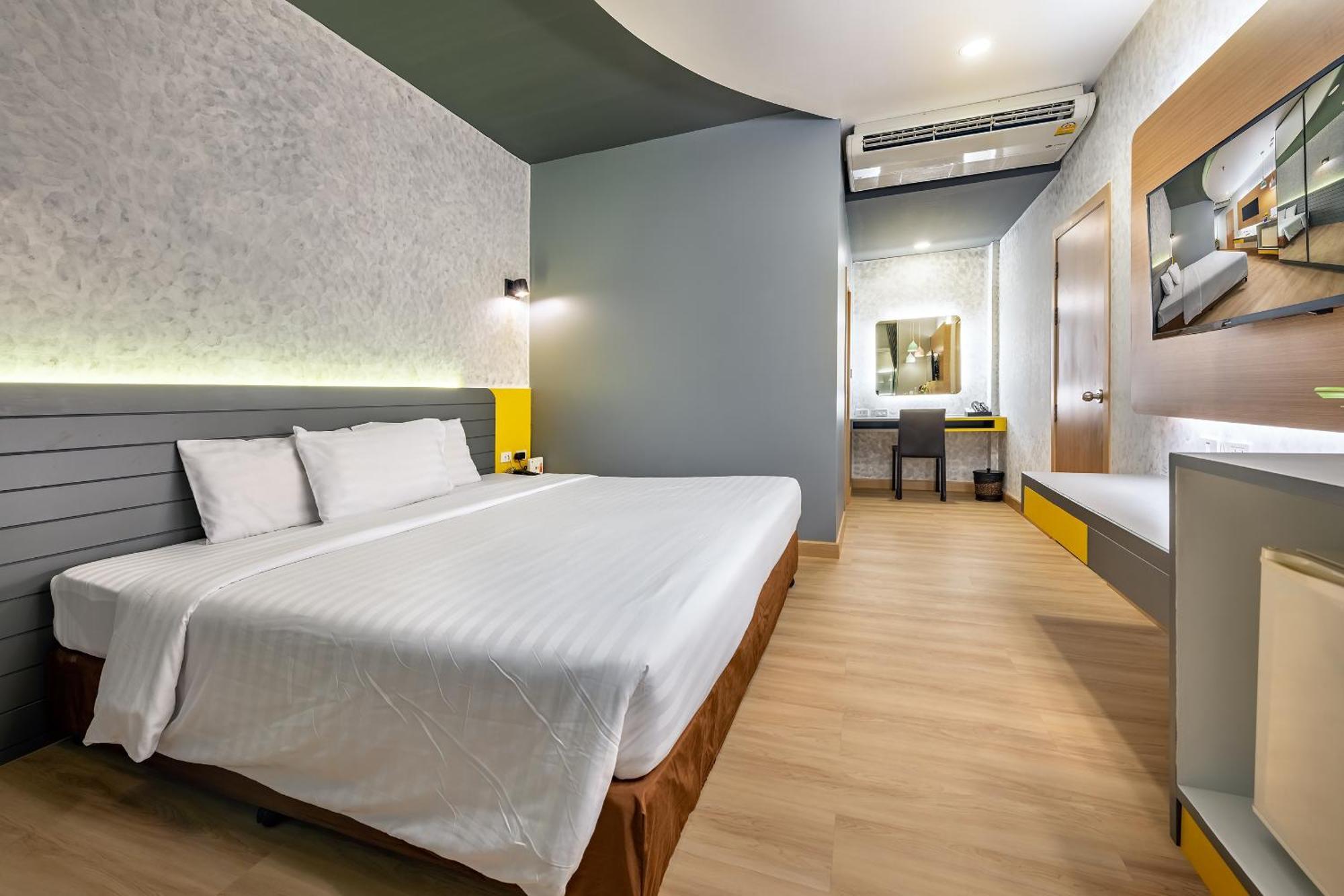 Deluxe Double Room No Window