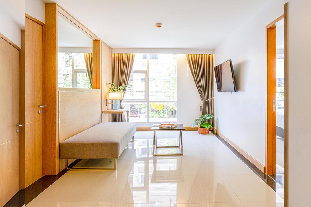 Junior Suite,1240488646:JPEG