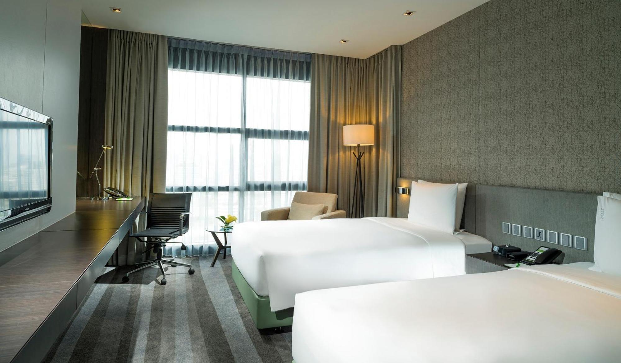 Standard Twin Room City View