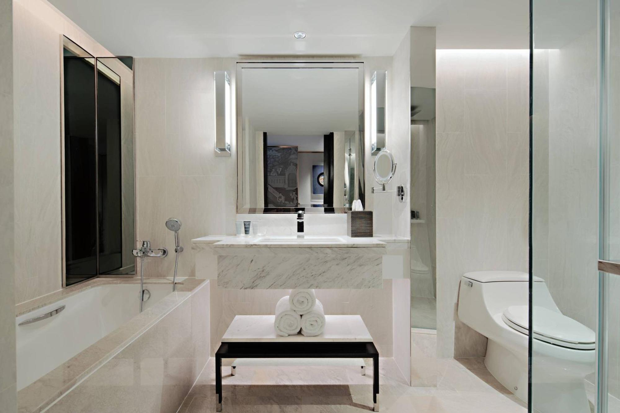 Deluxe Twin Room with City View