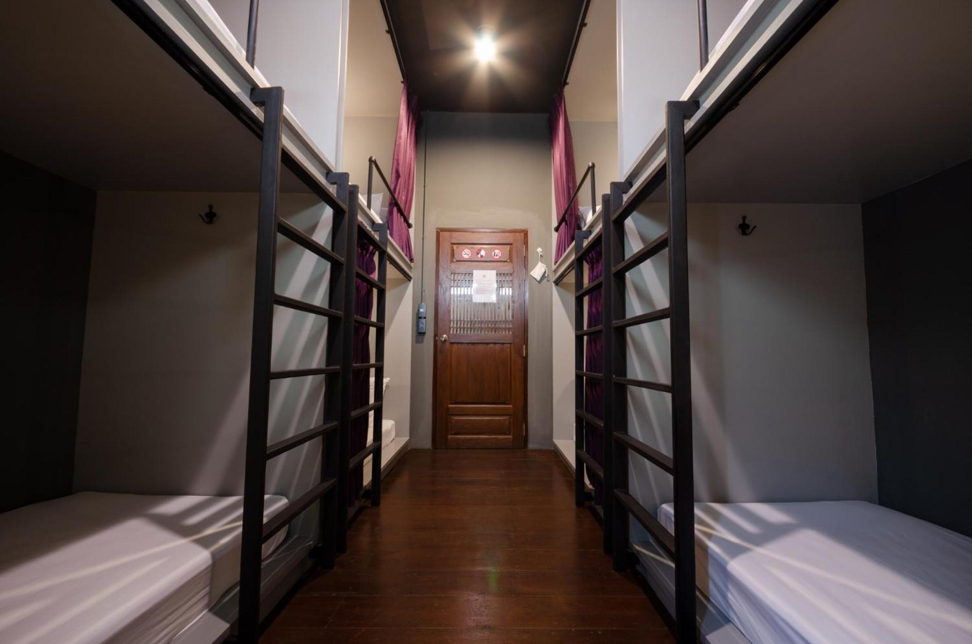 Bed 8-Bed Mixed Dormitory Room