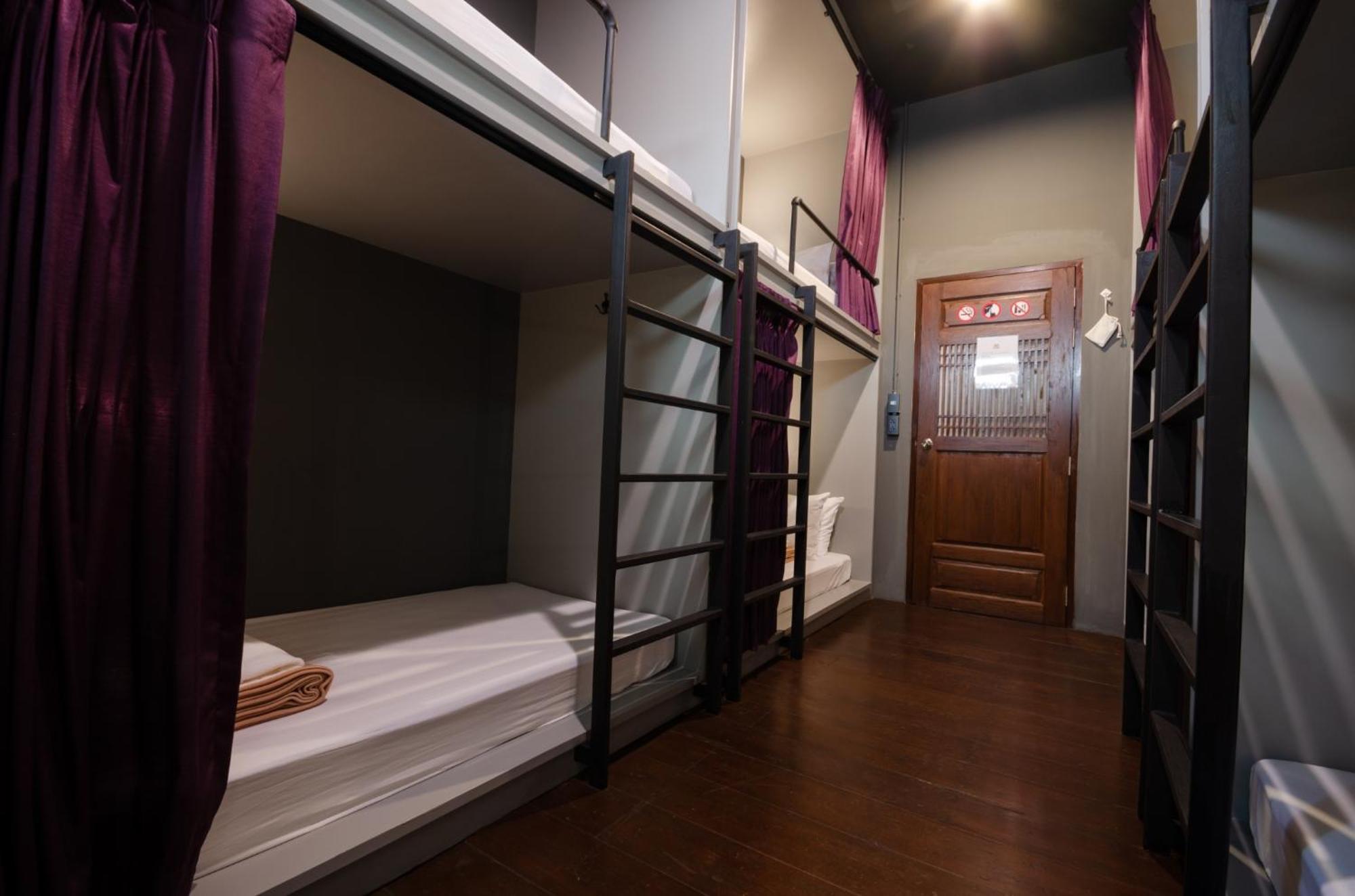 Bed 8-Bed Mixed Dormitory Room