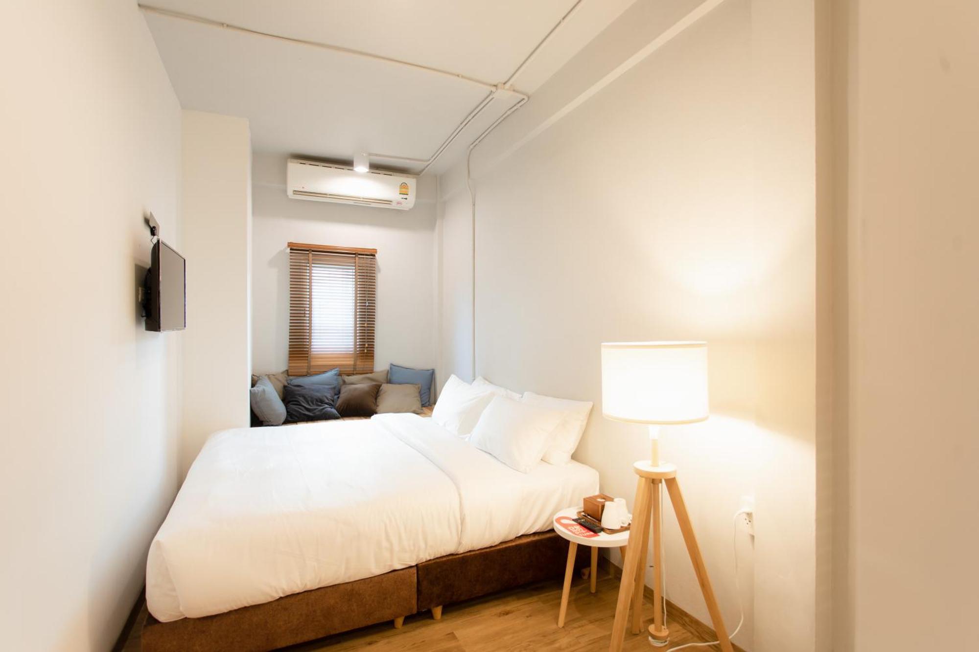 Superior King Room Private Bathroom