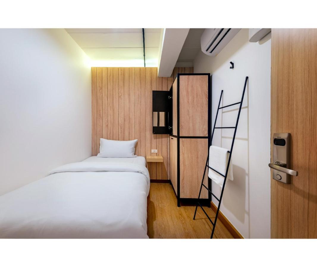 Standard Single Room,1292195440:JPEG
