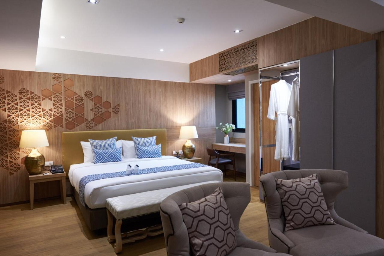 Deluxe King Room