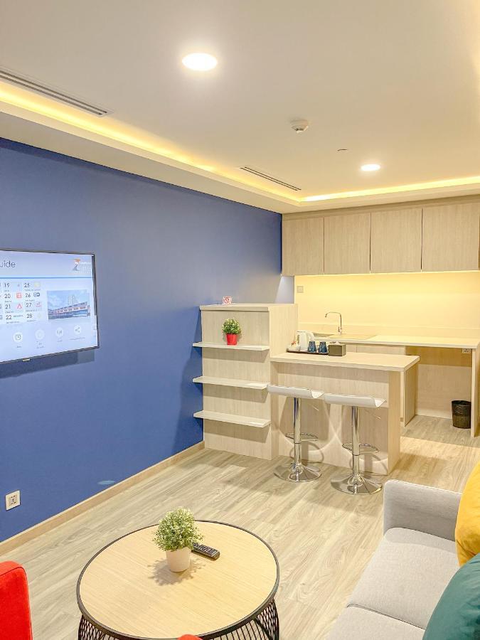 Family Room,1318476943:JPEG