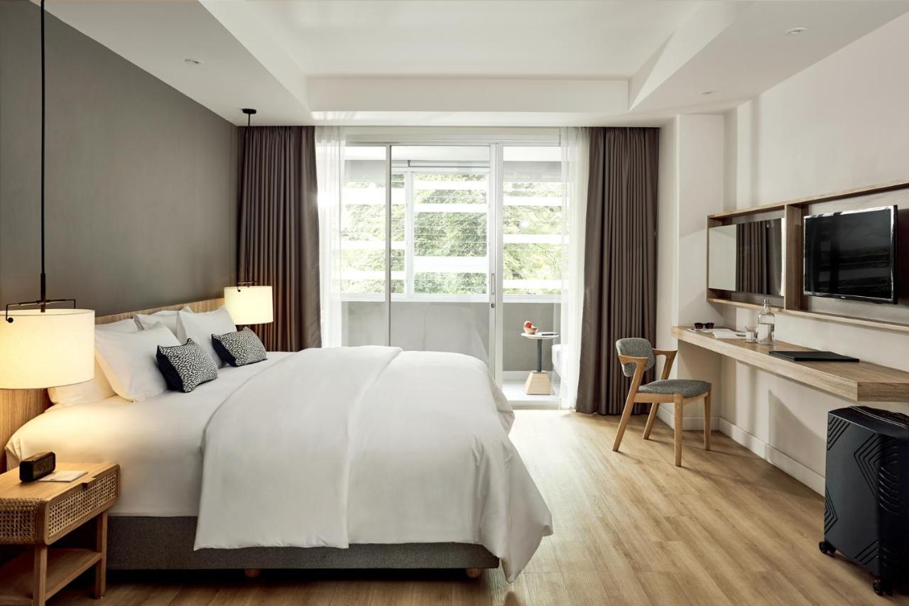 Deluxe Doppel- oder Zweibettzimmer mit geschlossenem Balkon