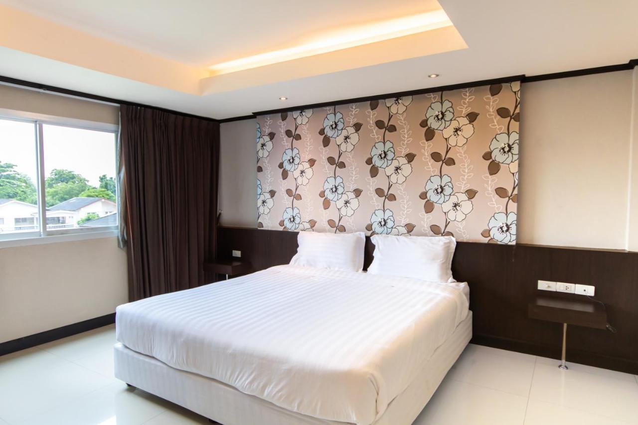 Trendy Single Room