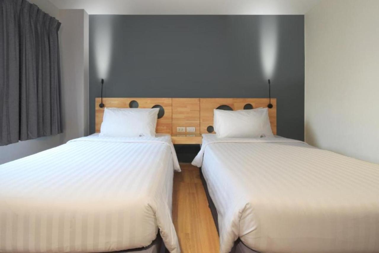 Standard Twin Room Window,1341789593:JPEG