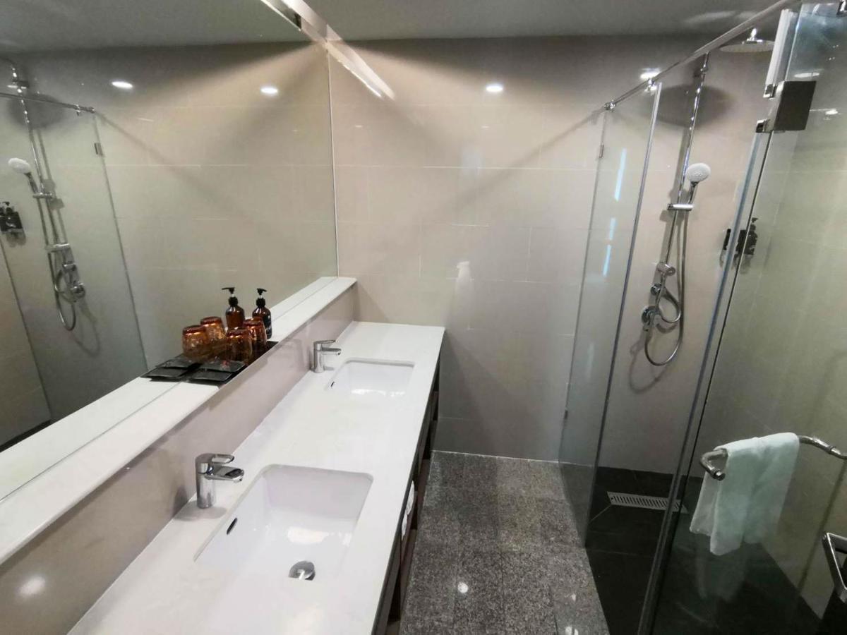 Premier Room