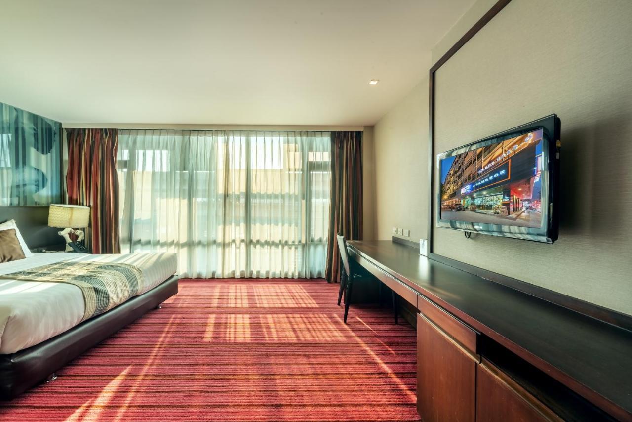 Corner Suite