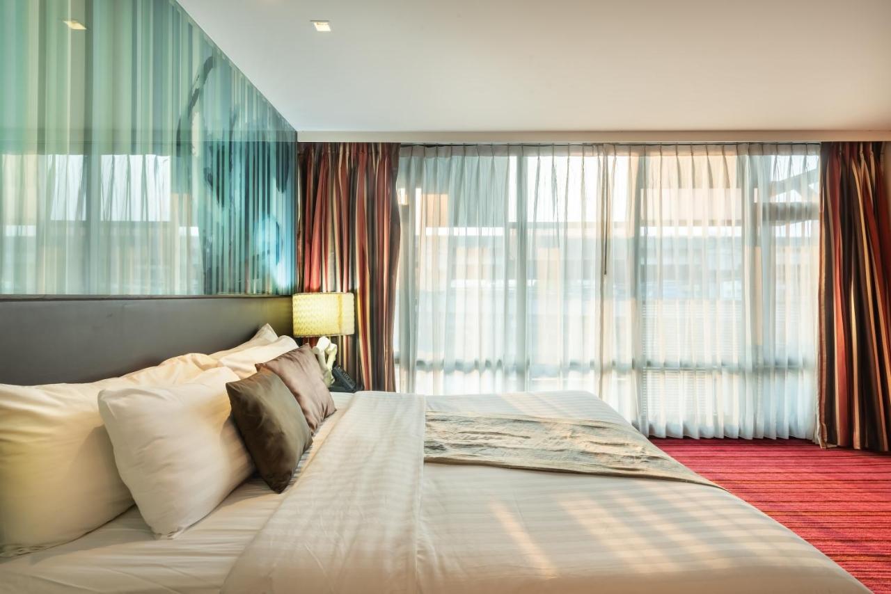 Corner Suite