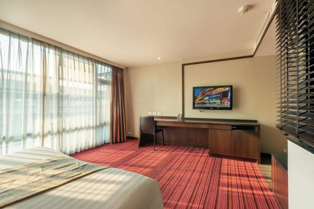 Corner Suite