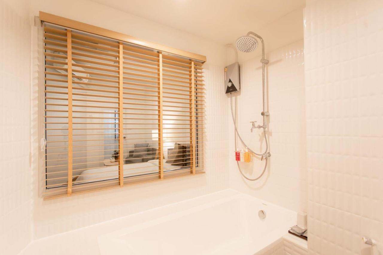 Superior King Room Bathtub Private Bathroom