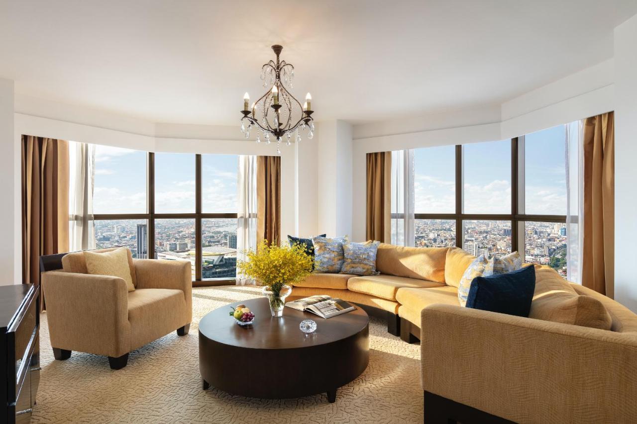 Tower Club Suite 2 Bedroom Lounge