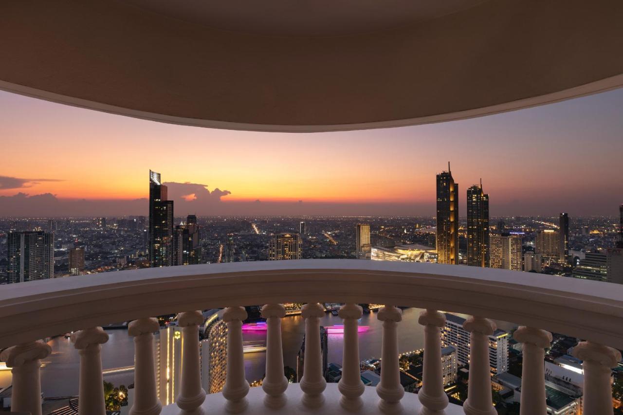Tower Club Suite River View Lounge