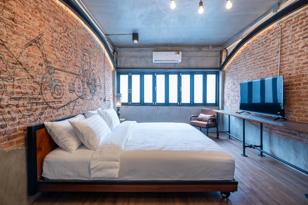 Deluxe King Room Non-Smoking