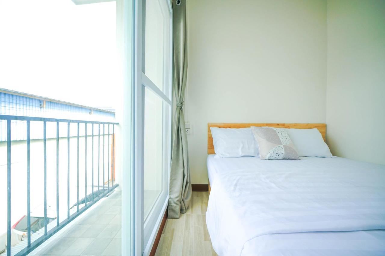 Deluxe Double Room Balcony,1467524789:JPEG