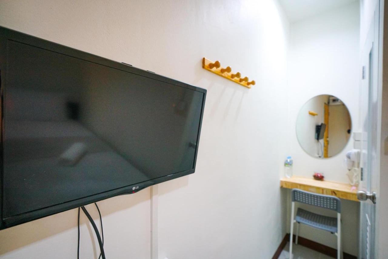 Twin Room,1467538949:JPEG