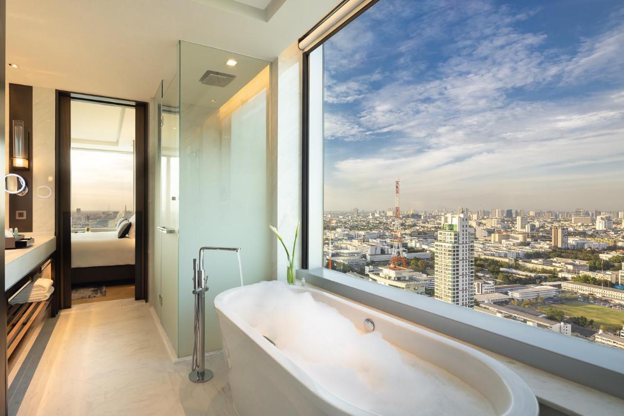 Premium Deluxe Lounge Access