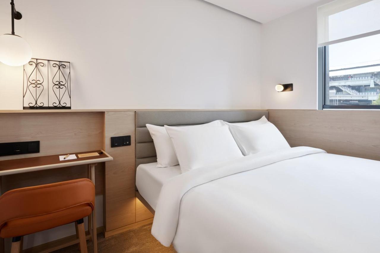 Cosy King Room,1469936687:JPEG