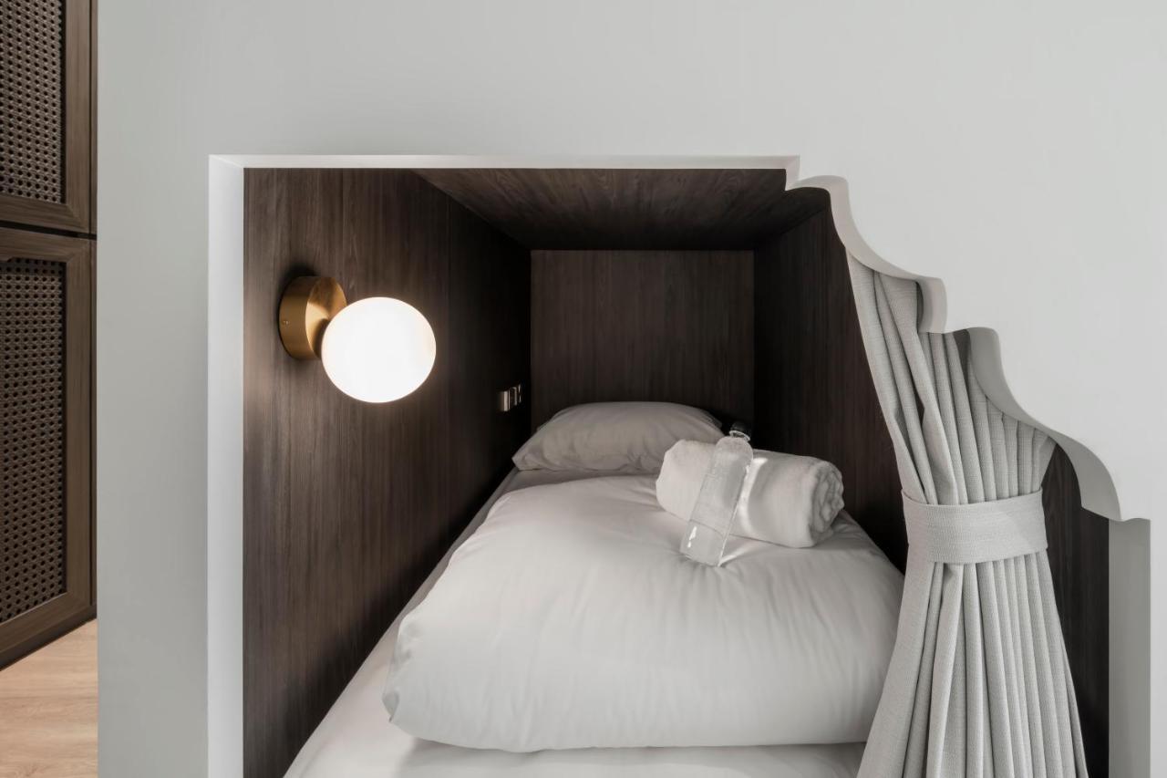Mixed Dormitory Room