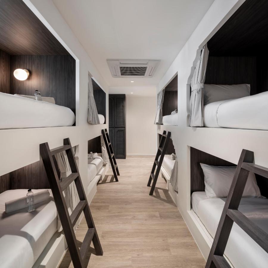 Mixed Dormitory Room