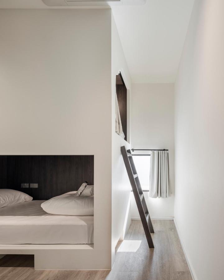 Mixed Dormitory Room