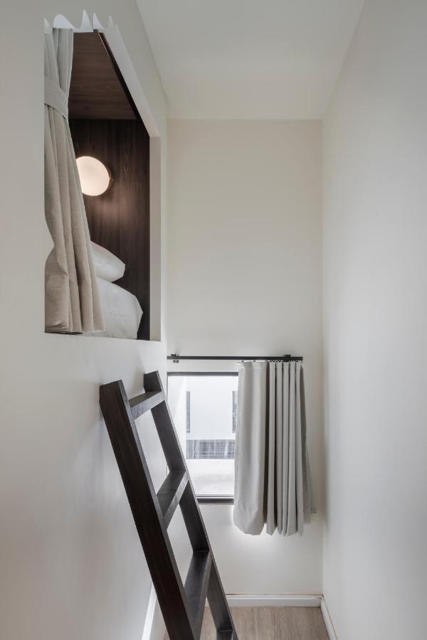 Mixed Dormitory Room