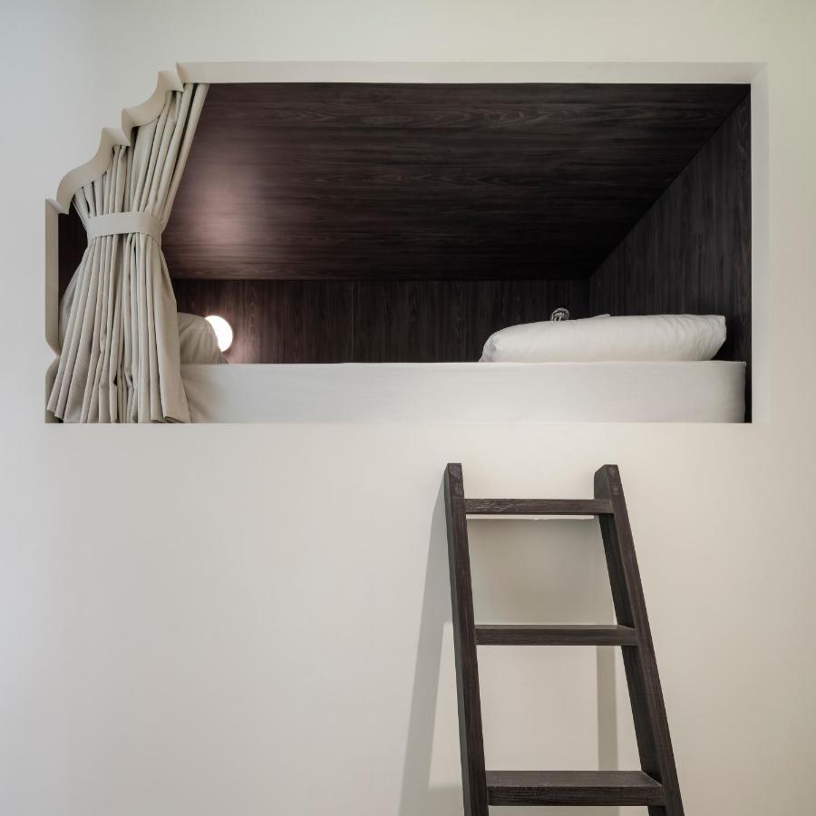 Mixed Dormitory Room