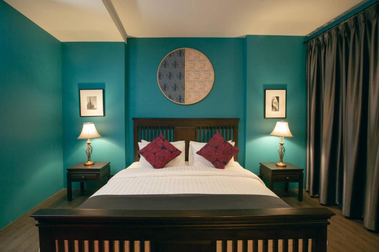 Deluxe Double Room with Private Bathroom